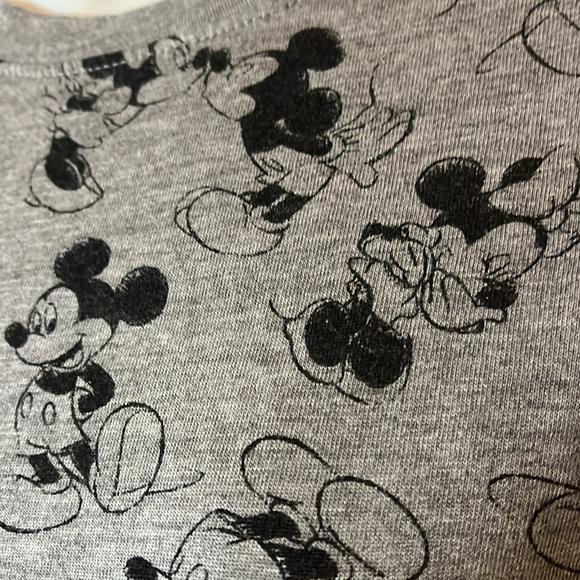 Disney Tops - red Waffle LS & grey graphic SS tee - Sz  S - Picture 12 of 16